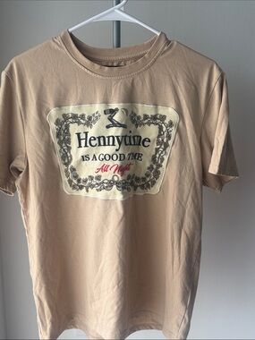Graphic Short Sleeve Tee in Tan